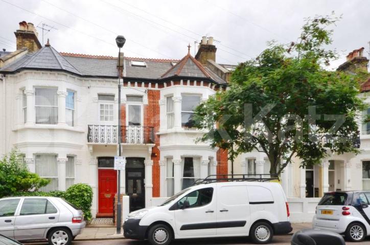 			NEW INSTRUCTION, 2 Bedroom, 1 bath, 1 reception Flat			 Winchendon Road , Parsons Green/Fulham